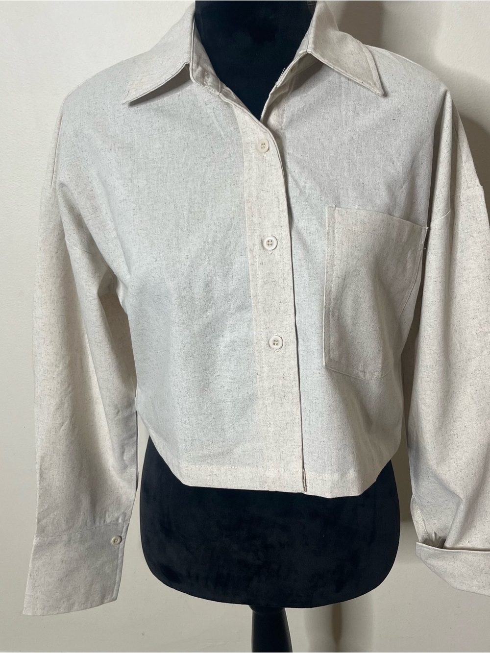 Commense Women’s Oatmeal Beige Button Up Long Sleeve Cropped Linen Blend Top‎ S